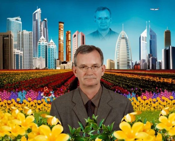 C’est avec une profonde tristesse que nous avons appris, dimanche 7 décembre, la disparition de Martin Parr. Il lègue au monde un témoignage rare sur la beauté des choses banales, et un regard sans compromission, mais plein d’humour, sur les petits travers et les grands défauts de nos sociétés de consommation.
Engagé aux côtés de RSF, il nous avait embarqués dans un tour du monde espiègle avec un album rétrospectif en 2012.
Nous saluons ici sa mémoire et son œuvre. Nos pensées accompagnent ses proches.
Autoportrait 2007. Collection Martin Parr.
