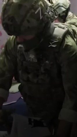 Ukrainian Nobel Peace Prize laureate, Oleksandra Matviichuk, has been tirelessly drawing attention to the Ukrainian civilians held by the Kremlin, among them 26 Ukrainian reporters. The lawyer and head of the Ukrainian organisation Centrer for Civil Liberties spoke to RSF about the realities of detention in Russian prisons: torture, isolation and systematic violations of human rights. 

The release of Ukrainian journalists detained by the Kremlin is an absolute emergency. Moved from prison to prison, geographically isolated from their families, sentenced to unjust terms and subjected to inhumane treatment, they are going through carceral hell. We call for their immediate and unconditional release.

—
La lauréate ukrainienne du prix Nobel de la paix, Oleksandra Matviitchuk, alerte sans relâche sur le sort des civils ukrainiens détenus par le Kremlin, parmi lesquels figurent 26 reporters ukrainiens. Avocate et directrice de l’organisation ukrainienne Centre pour les libertés civiles, elle témoigne pour RSF des réalités de la détention dans les prisons russes : torture, isolement et violations systématiques des droits humains. 

La libération des journalistes ukrainiens détenus par le Kremlin est une urgence absolue. Déplacés de prison en prison, isolés géographiquement de leurs familles, condamnés à des peines iniques et soumis à des traitements inhumains, ils vivent un enfer carcéral. Nous demandons leur libération immédiate et inconditionnelle.