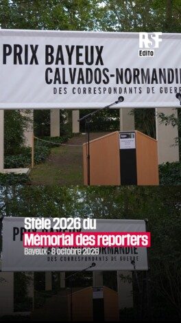 La stèle 2026 du Mémorial des reporters de Bayeux a été dévoilée ce jeudi 8 octobre. 

Sur le marbre blanc ont été gravés 56 nouveaux noms de journalistes qui ont payé de leur vie leur mission d’information en Palestine, au Liban, en Ukraine, en Colombie, au Mexique et ailleurs.

Tous les journalistes assassinés pour avoir fait leur travail nous obligent. Ils nous obligent à protéger ceux qui enquêtent, à poursuivre ceux qui les menacent. 

Nous refusons ce message selon lequel vous pouvez être tués pour votre travail et que ceux qui vous ont fait tuer peuvent s’en tirer. C’est le sens, année après année, de notre présence à Bayeux, comme un serment renouvelé d’engagement pour une presse libre.
–
The 2026 stele at the Bayeux War Reporters’ Memorial was unveiled this Thursday, 8 October.

Engraved on the white marble are 56 names of journalists from around the world — including Palestine, Lebanon, Ukraine, Colombia and Mexico — who paid with their lives for their commitment to keeping the public informed.

All the journalists murdered for their work highlight our obligation to protect those who investigate the truth and to pursue those who threaten them. 

We reject the message that you could be killed for doing your job and that those who had you killed can get away with it. That is the reason, year after year, of our presence in Bayeux. It is a renewed pledge of commitment to a free press.